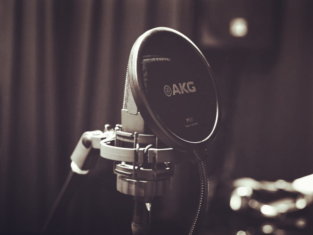 初心者歓迎のジャズ練習会。MUSIC NESTでは、少人数制で順番待ちの心配なし。レパートリーが少ない方やジャムセッションが不安な方も、プロのサポートで安心して参加できます。ご予約はお早めに。